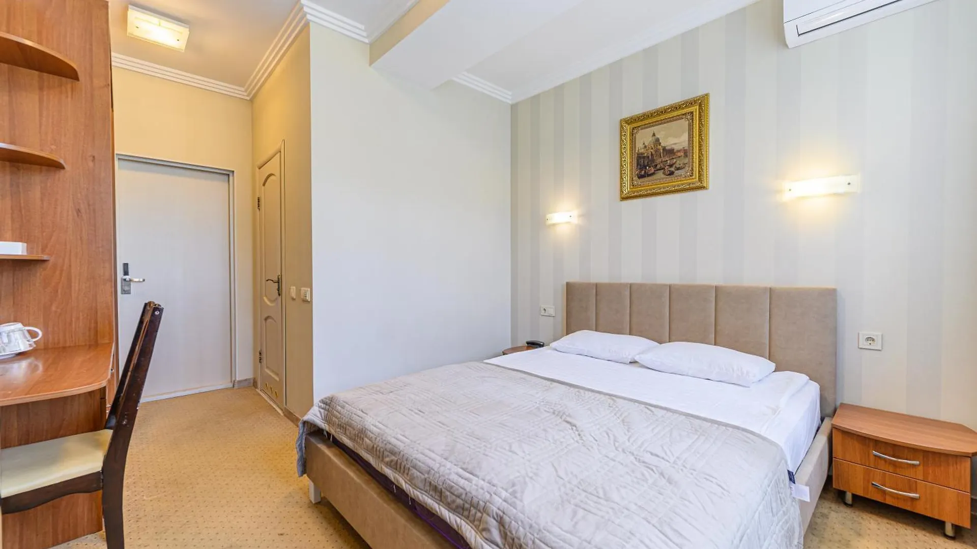 Persian Palace Hotel Kyiv