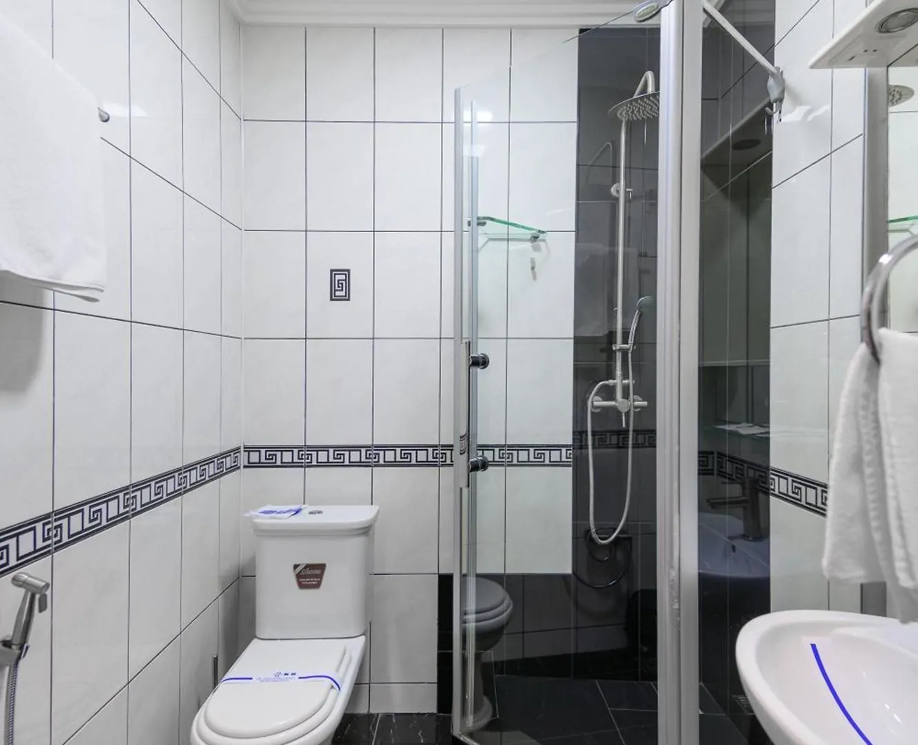 Persian Palace Hotel Kyiv 3*,