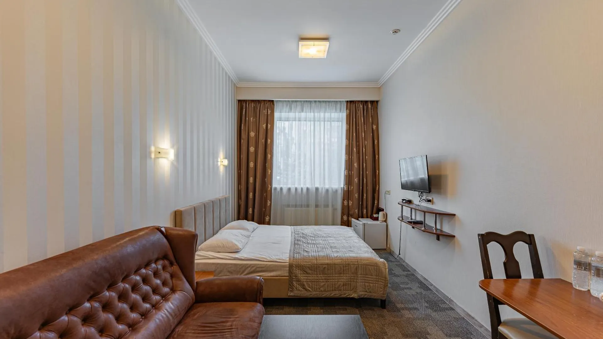Persian Palace Hotel Kiev 3*,